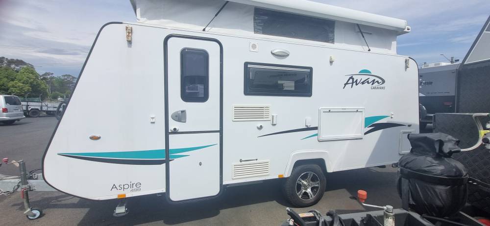 2016 Avan Aspire 499 Pop-Top Couples Van